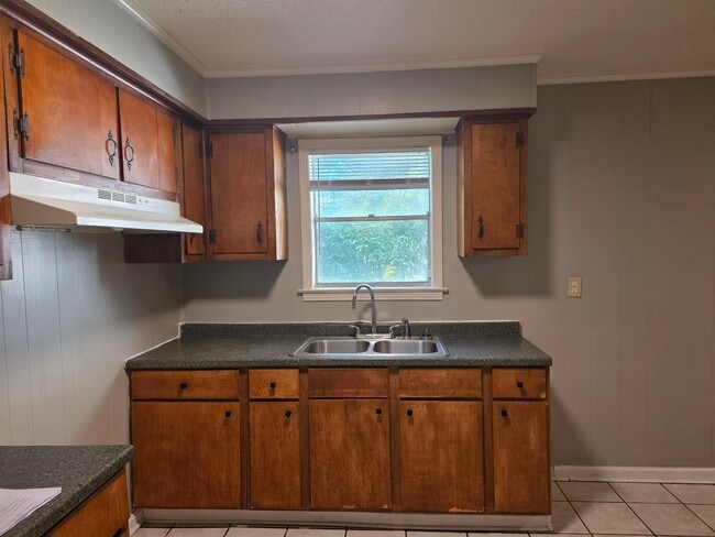 Building Photo - 4573 Appleville St