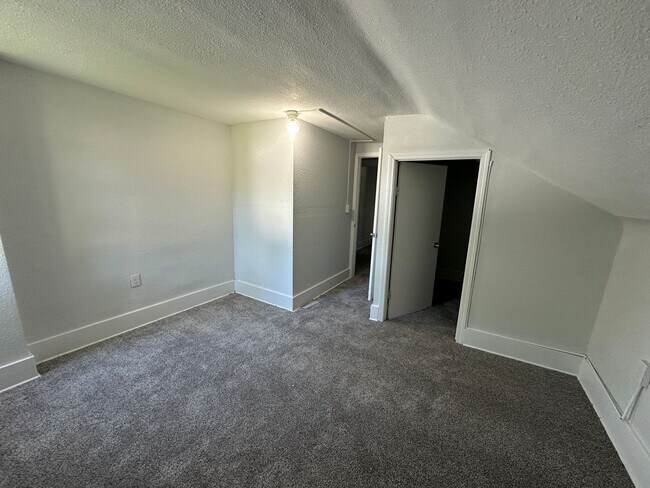 Building Photo - Plains - 116-118 S Rustin St