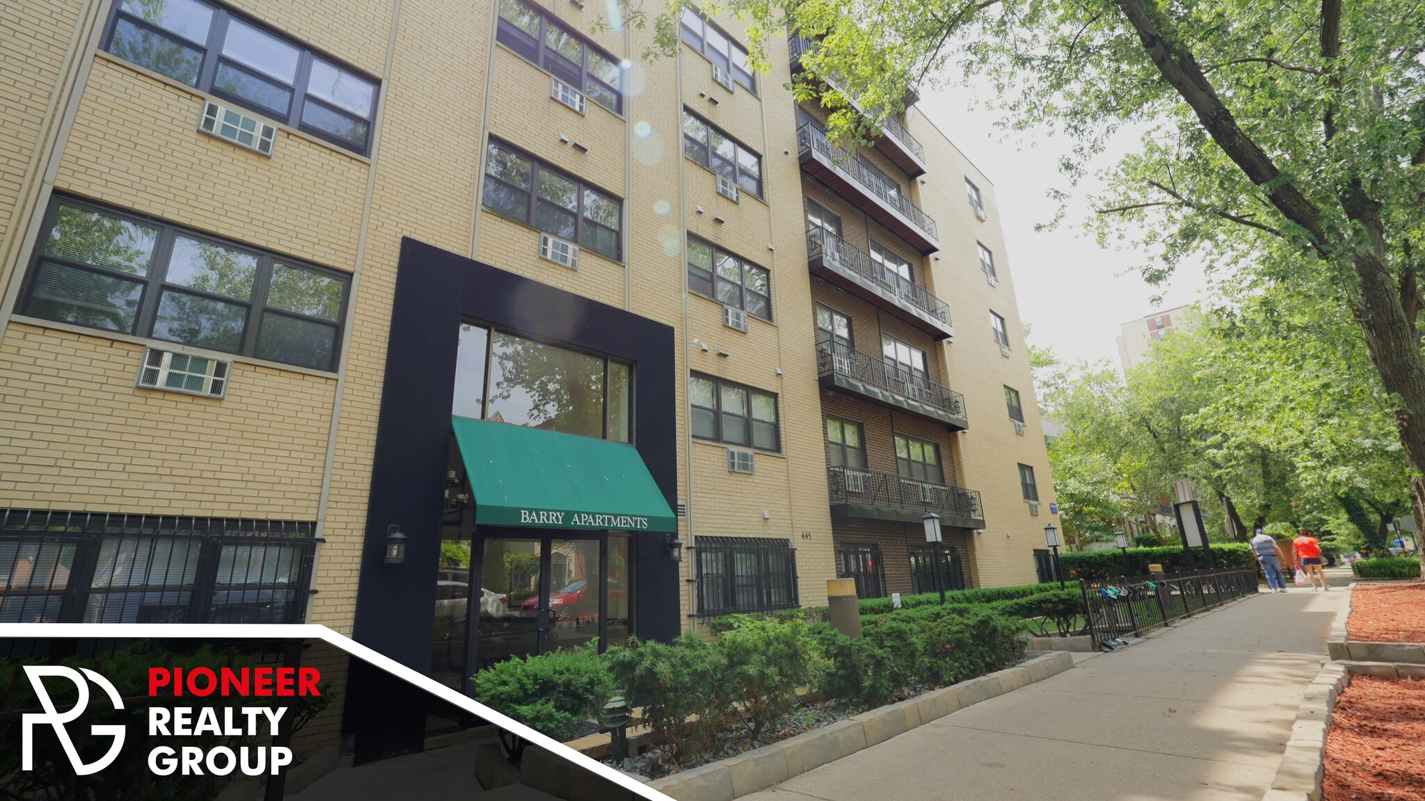 Building Photo - 511 W Barry Ave