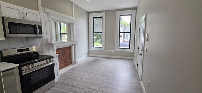 Building Photo - 543 Clinton Ave