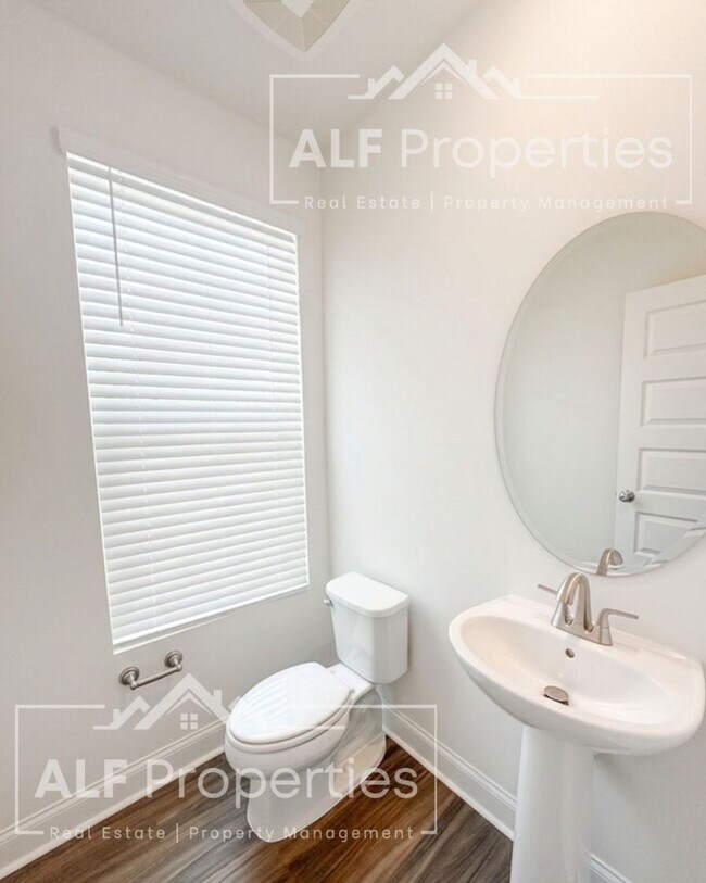 Building Photo - Luxury Downtown Wake Forest Living – Brand-New End Unit with Rooftop Terrace