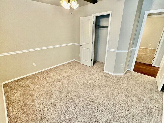 Building Photo - 8916 N 155th E Ave