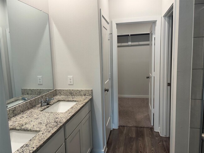 Building Photo - 5735 Blue Grama Dr