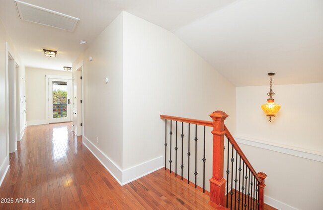 Building Photo - 69 W Lynwood St