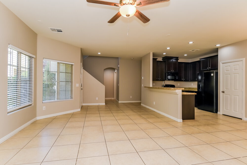 Building Photo - 9519 Vega Carpio Ave