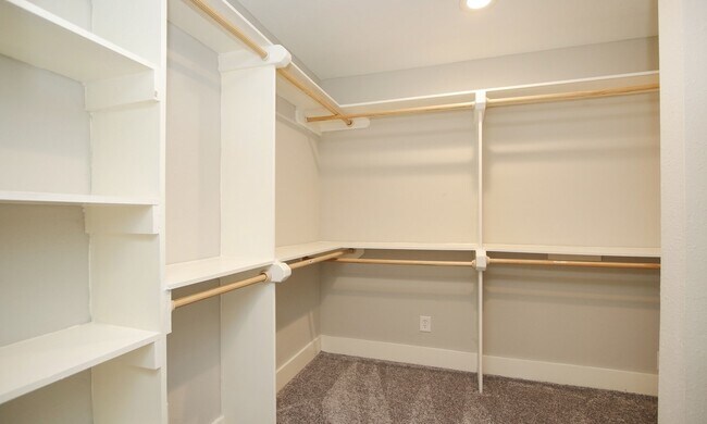 Building Photo - 5815 Picasso Pl