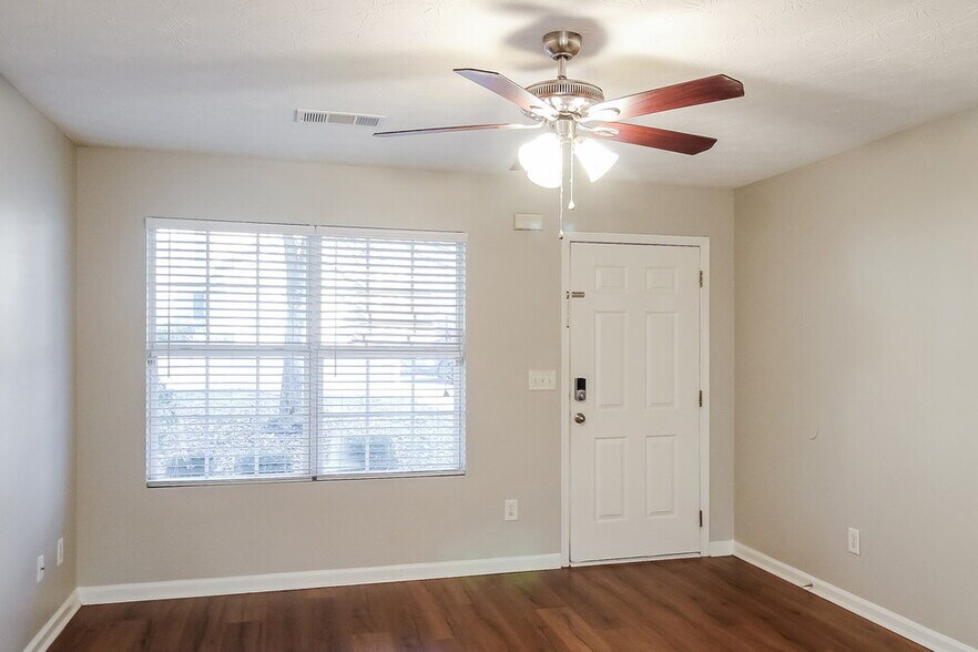 Building Photo - 87 Belmont Park Dr