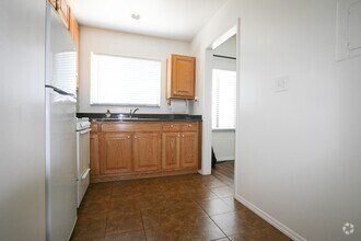 Building Photo - Large Studio close to DTLA, Pasadena, Glen...