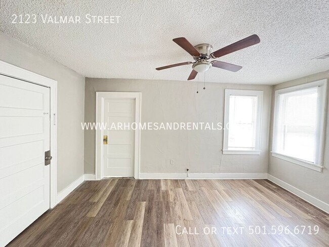 Building Photo - 2123 Valmar St