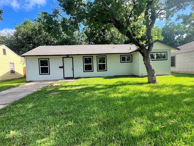 Primary Photo - 5915 Beldart St