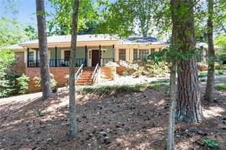 Building Photo - 2817 Thornridge Dr