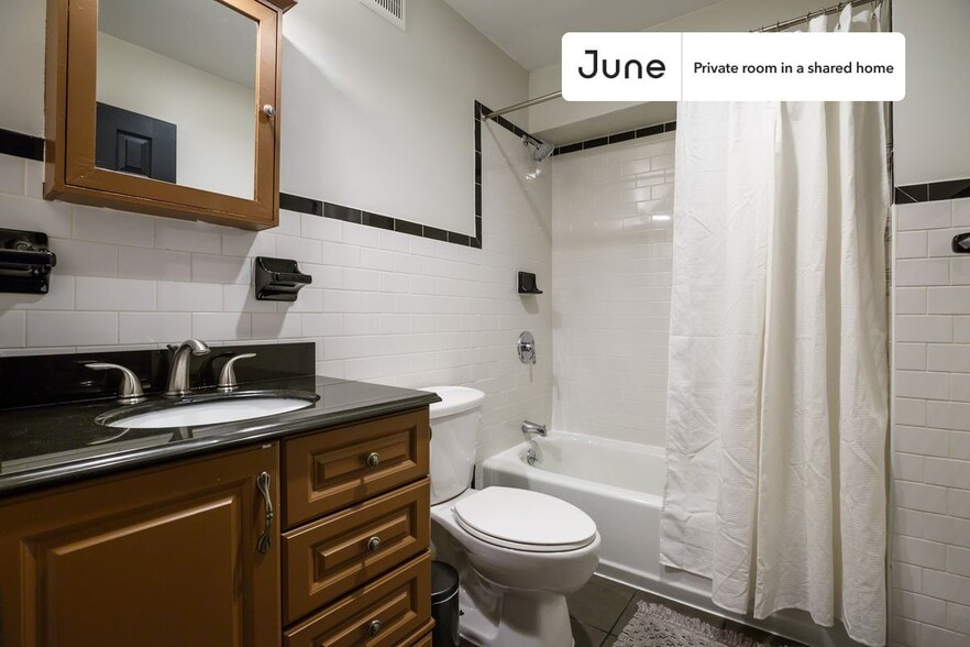 Building Photo - Room in Shared 3 bed/1 bath home