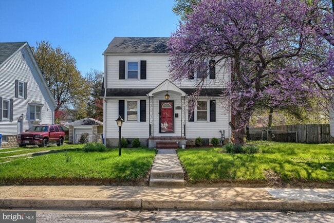 Building Photo - 6609 Fairdel Ave