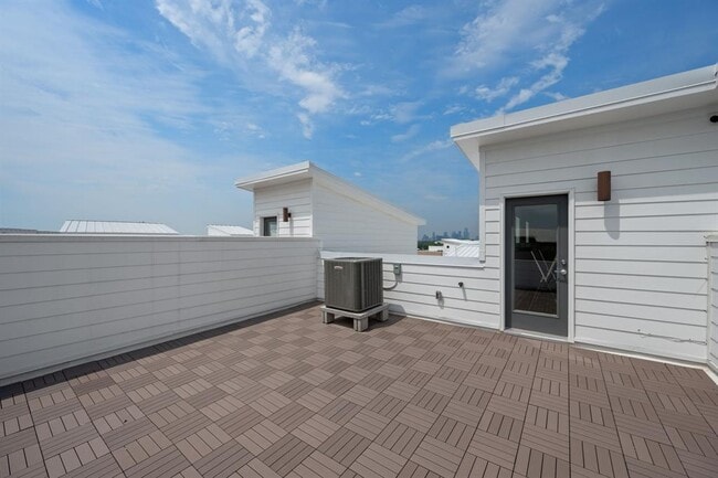 Building Photo - 3810 Berkman Dr