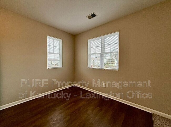 Building Photo - 137 Grinder Ct