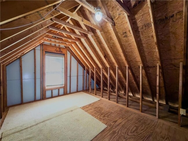 Building Photo - 593 Red Tip Ln