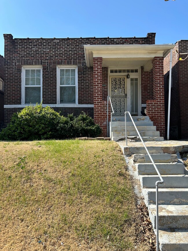 Building Photo - 4890 Margaretta Ave