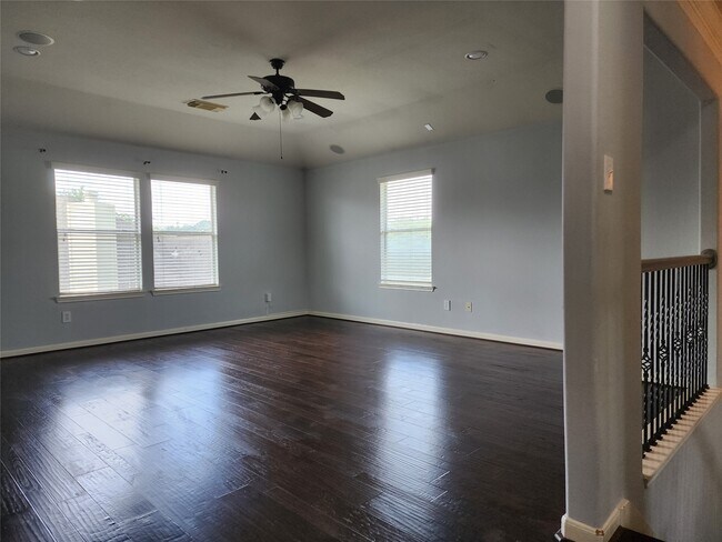 Building Photo - 16935 Jelly Park Stone Dr