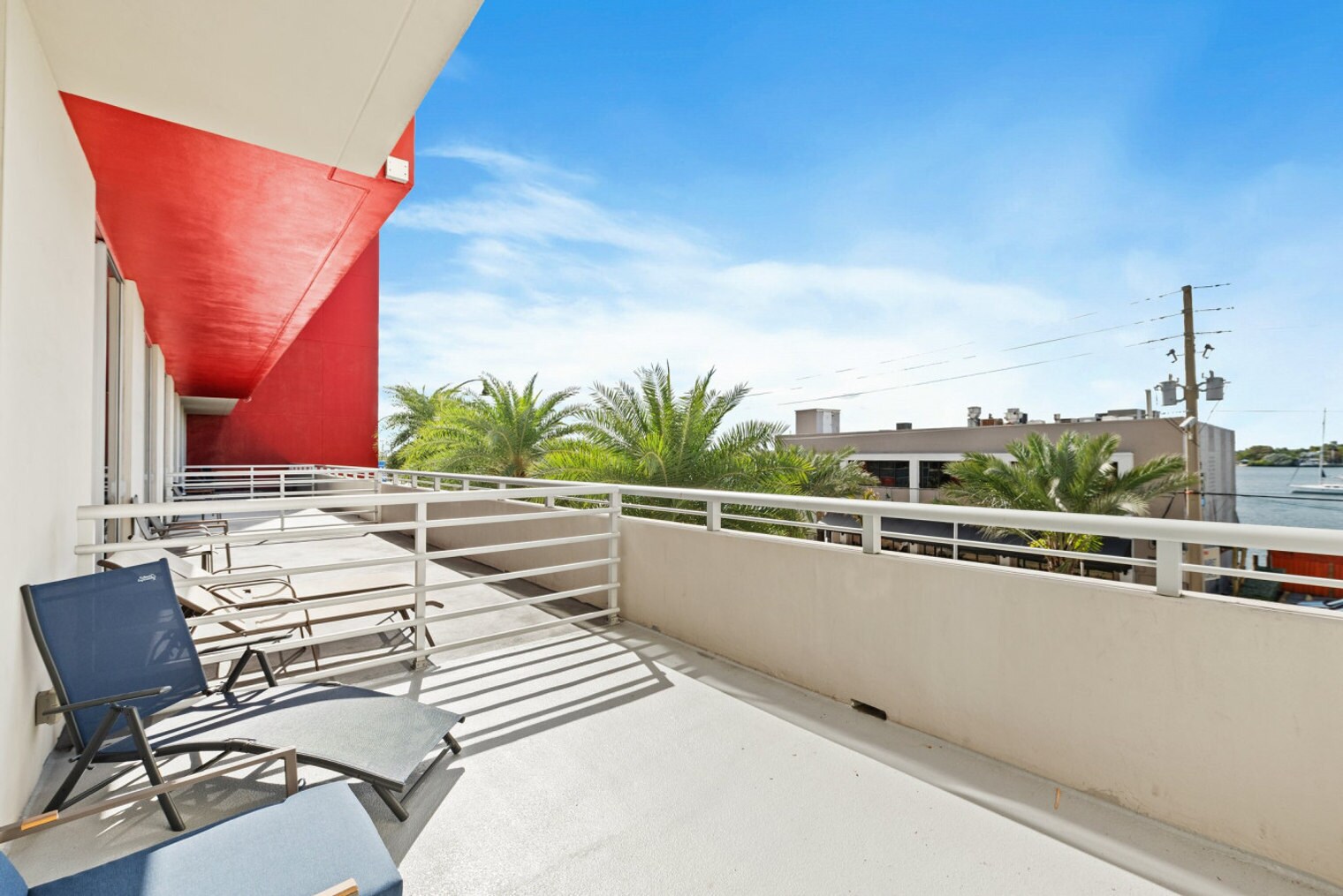 Building Photo - 111 N Ocean Dr