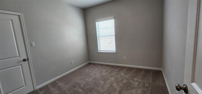 Building Photo - 336 Banyon Dr