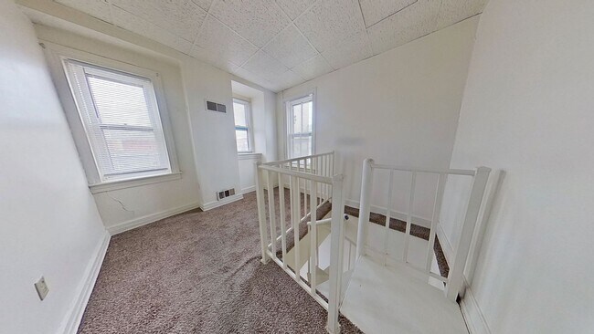 Building Photo - Unique One Bedroom in York City