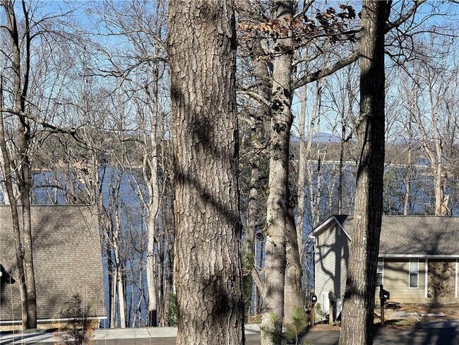 Building Photo - 3492 Point View Cir