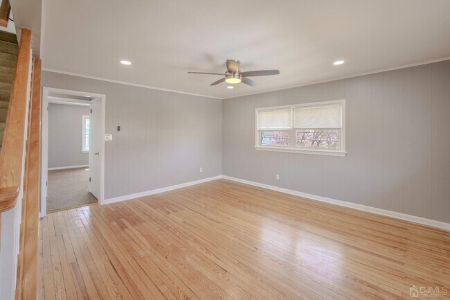 Building Photo - 49 Riva Ave