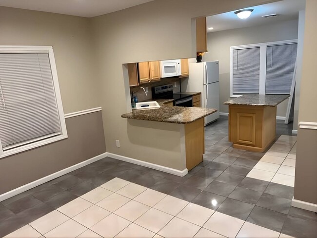 Building Photo - 57 S Fulton St