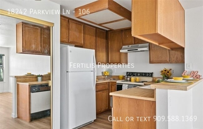 Building Photo - 18242 Parkview Ln