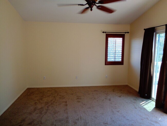 Building Photo - 1551 N Poconos Cir