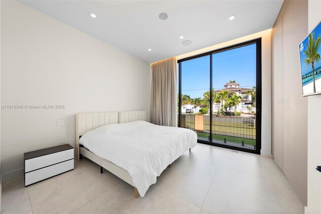 Building Photo - 1102 Washington St