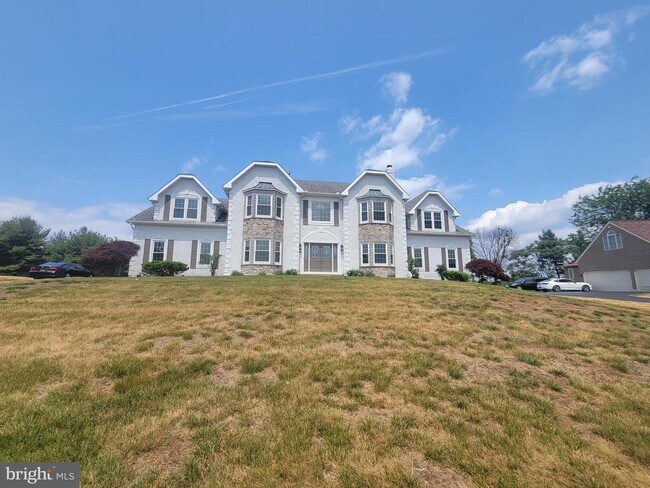 Building Photo - 12 Foxview Cir