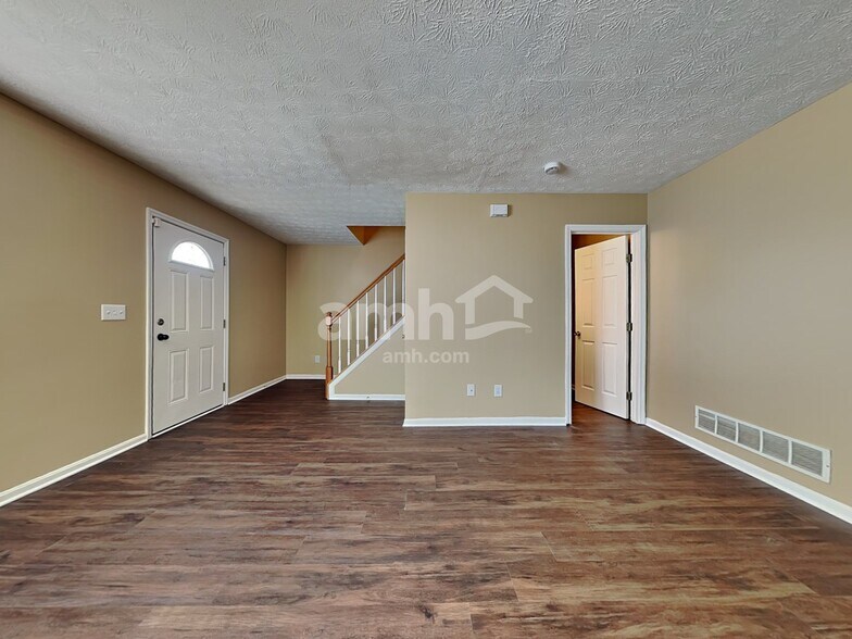 Building Photo - 18 Robin Way