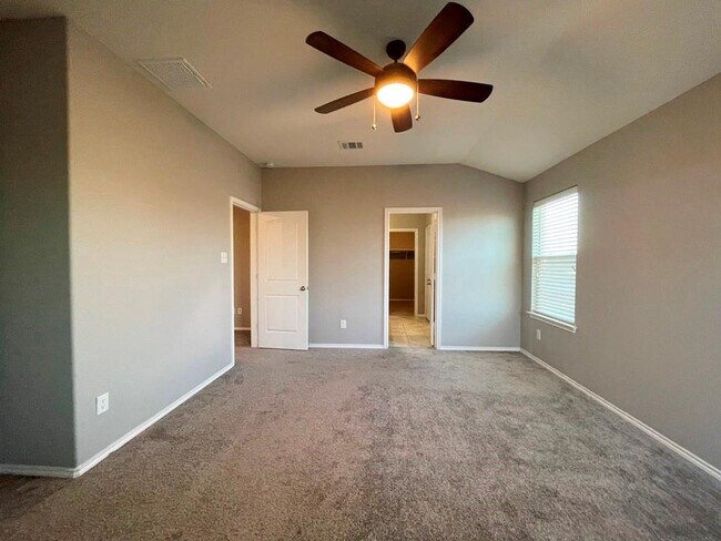 Building Photo - 16612 Brogan Ln