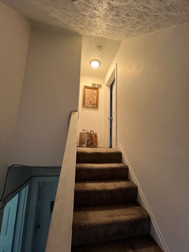 Building Photo - 353 Melwood Ave