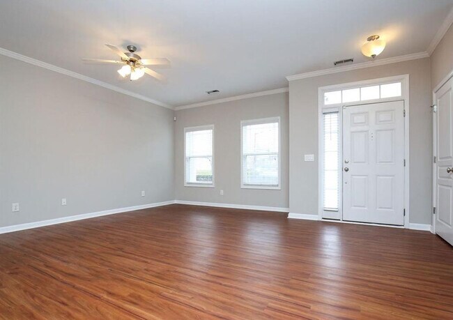 Family Room - 711 Keystone Park Dr