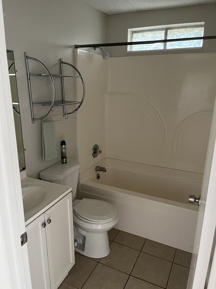 Building Photo - 9965 Summer Breeze Dr