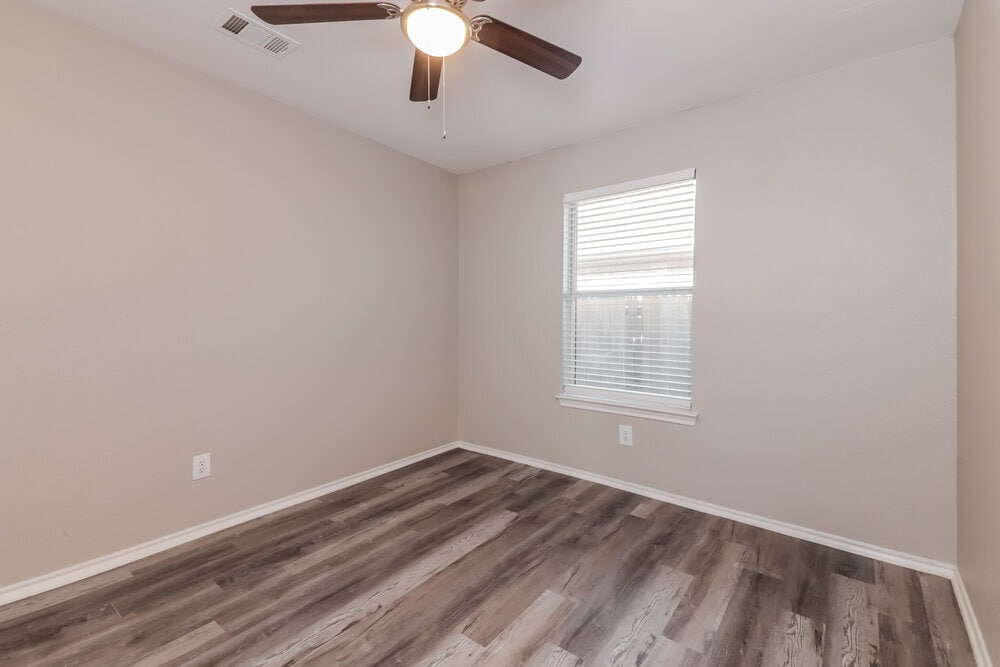 Building Photo - 7713 Dockside Dr