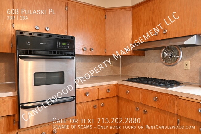 Building Photo - Pet Friendly 3 Bedroom Single Family Home ...