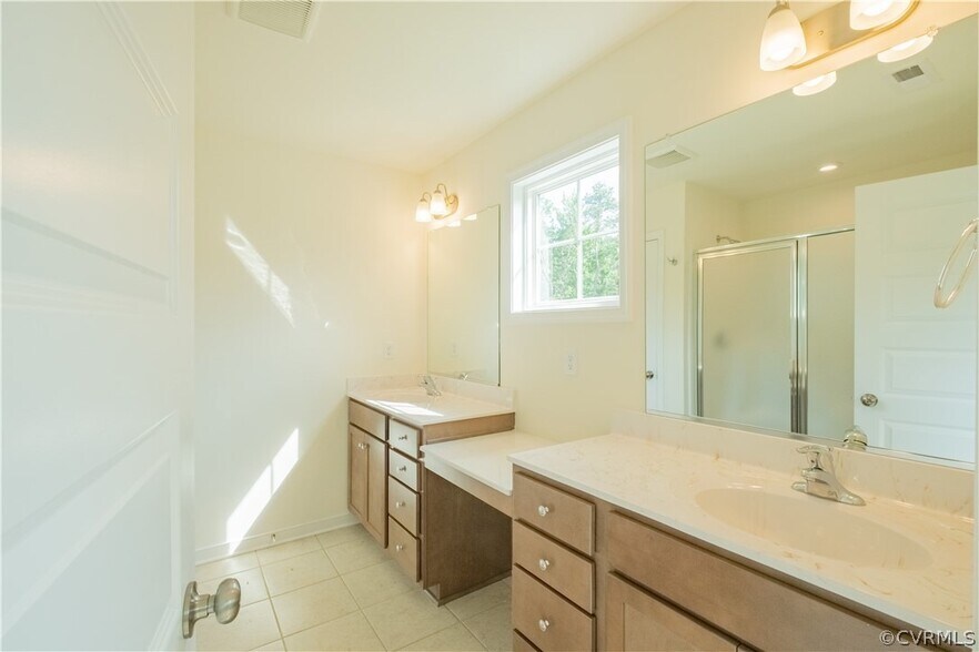 Building Photo - 18433 Palisades Ct