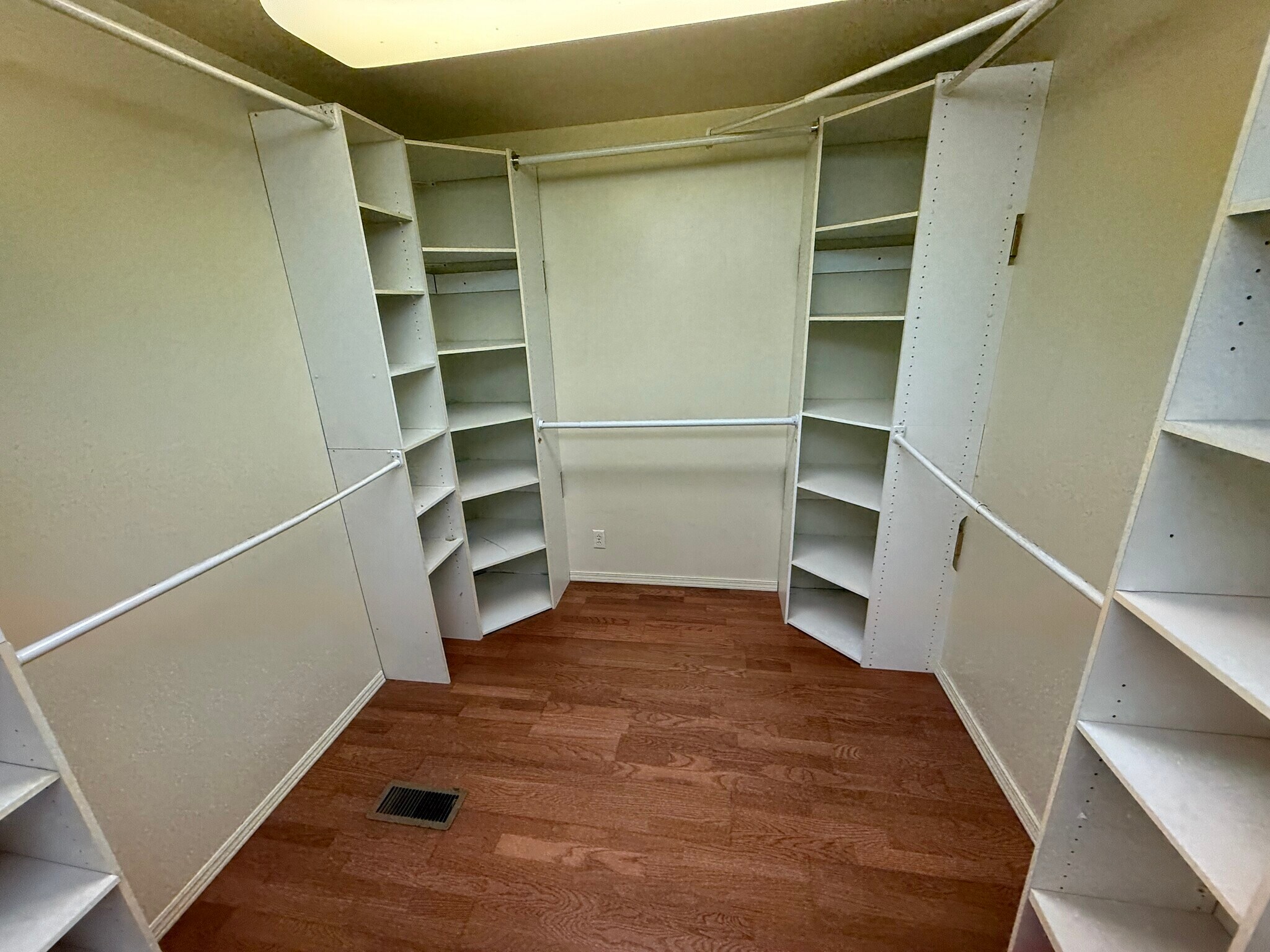 Building Photo - 110 Dotson Dr