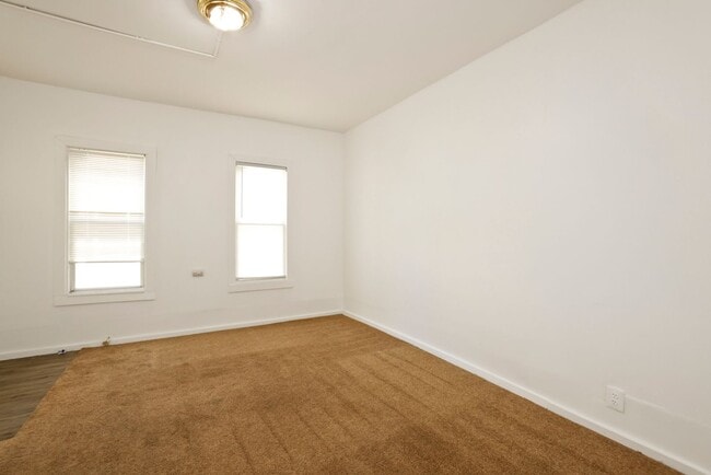 Building Photo - 257 Alphonse St