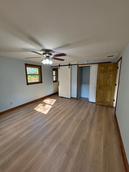 Building Photo - 3627 Oak Park Dr