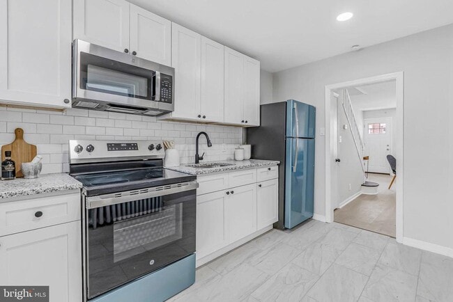 Building Photo - 2839 Winton St