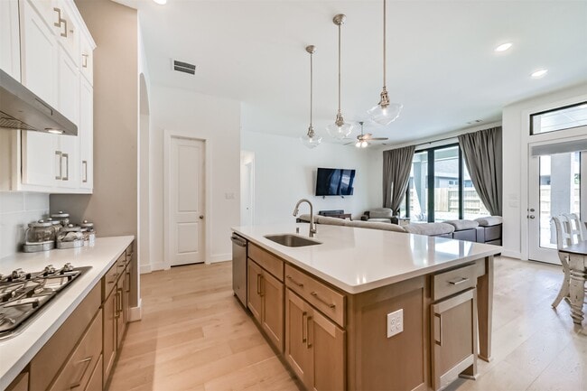 Building Photo - 16911 Lupine Mdw Ln