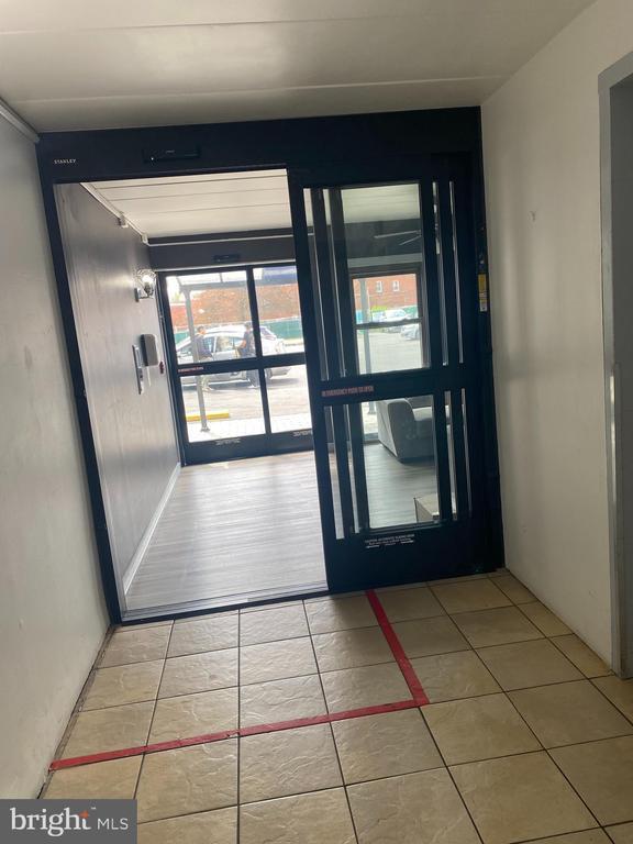 Building Photo - 2628 Welsh Rd