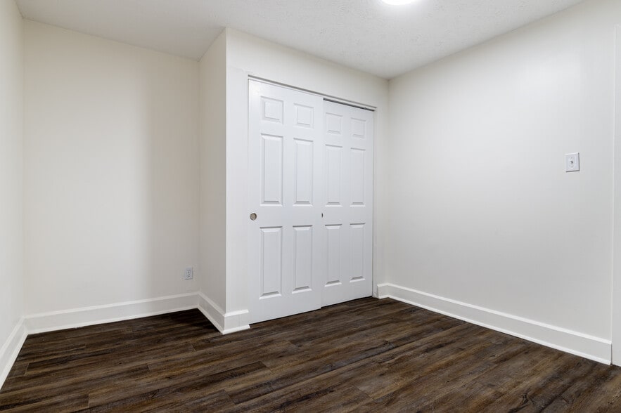 Building Photo - 410 E Beecher St