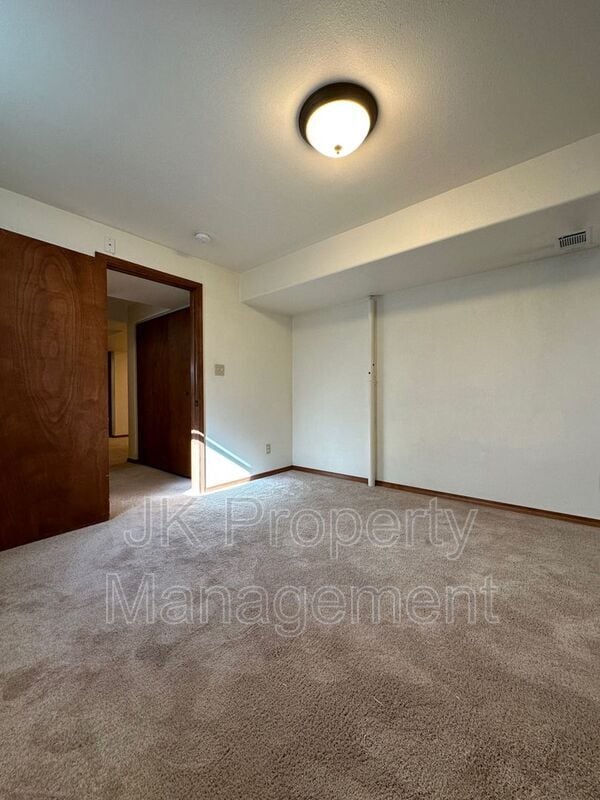 Building Photo - 319 Beth Dr