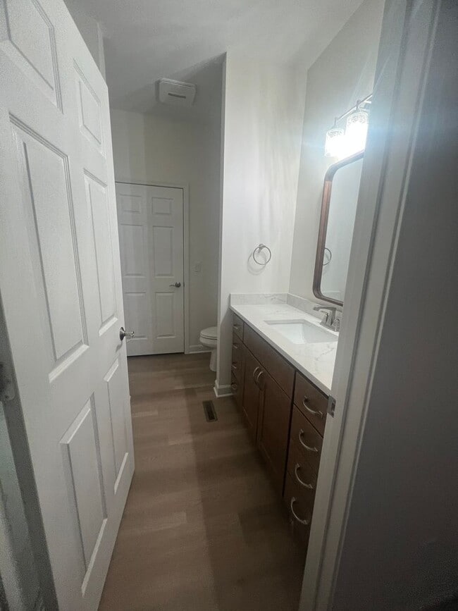 Building Photo - 2 Bedroom Duplex