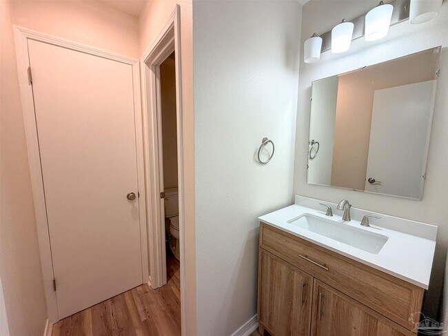 Building Photo - 4221 Brookside Dr